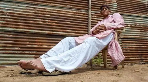 هیچ دختری با این پسر 3 متری ازدواج نمی کند +تصاویر