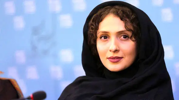 ملیسا ذاکری با تیپ متفاوت در نشست خبری جشنواره فجر