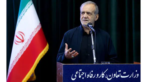 پزشکیان: عده معدودی خفت خیانت و وطن‌فروشی را به جان خریدند