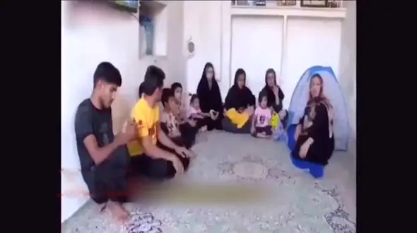 فیلم زوجی که بیشتر از یک تیم فوتبال بچه دارند / با یک نیسان آبی خرجشان در می آید !