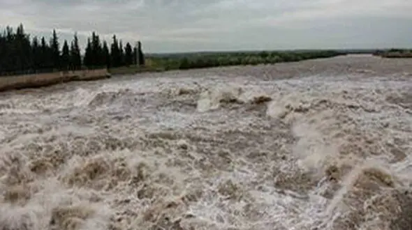 رودخانه کر پس از ۷ سال خشکسالی طغیان کرد