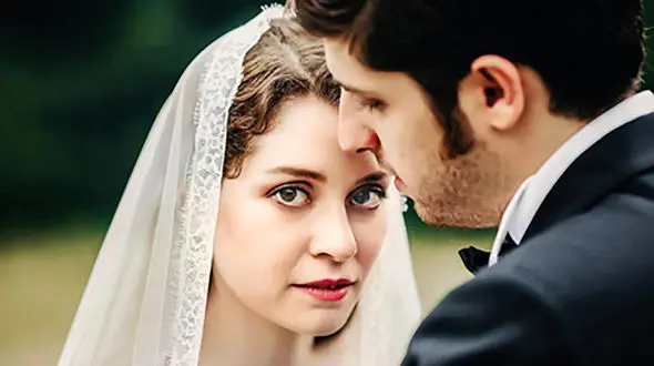 عکس های عجیب از خانم بازیگر فیلم رامبد جوان! /  شادی کرم رودی کیست؟!