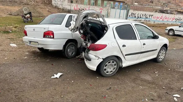 تصادف هولناک پراید با پژو 206 در خوی + عکس