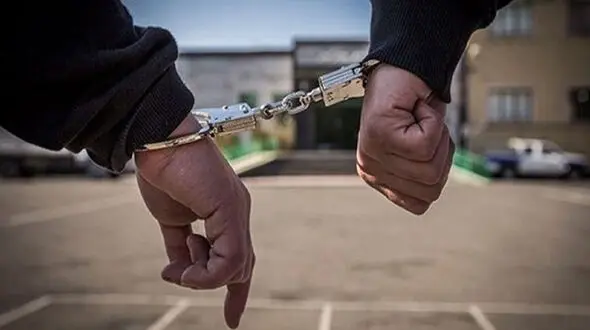 بازداشت ۲ عنصر ضدامنیتی شرق کشور/ کشف ۳۰۰ سلاح غیرمجاز و جنگی در جنوب کرمان