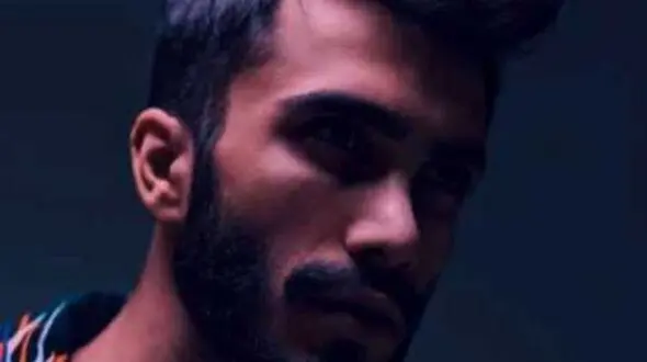 دانلود آهنگ مهراد جم میزنم قید هر کی که دورمه