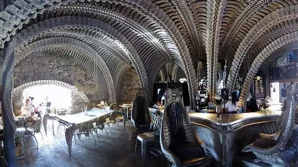 عجیب ترین کافی شاپ های جهان + عکس