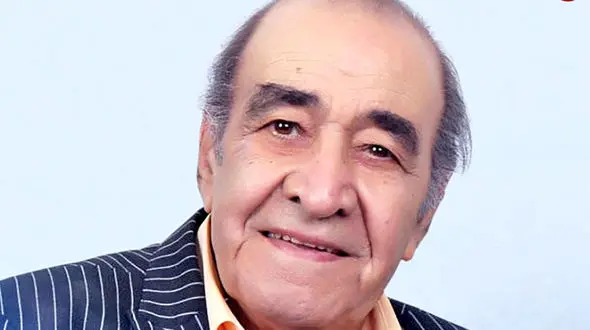 آواز شاد؛ ایرج خواجه امیری با عصا اومد و ریمیکسی از آهنگاش رو خوند فقط پیرهن صورتیش 