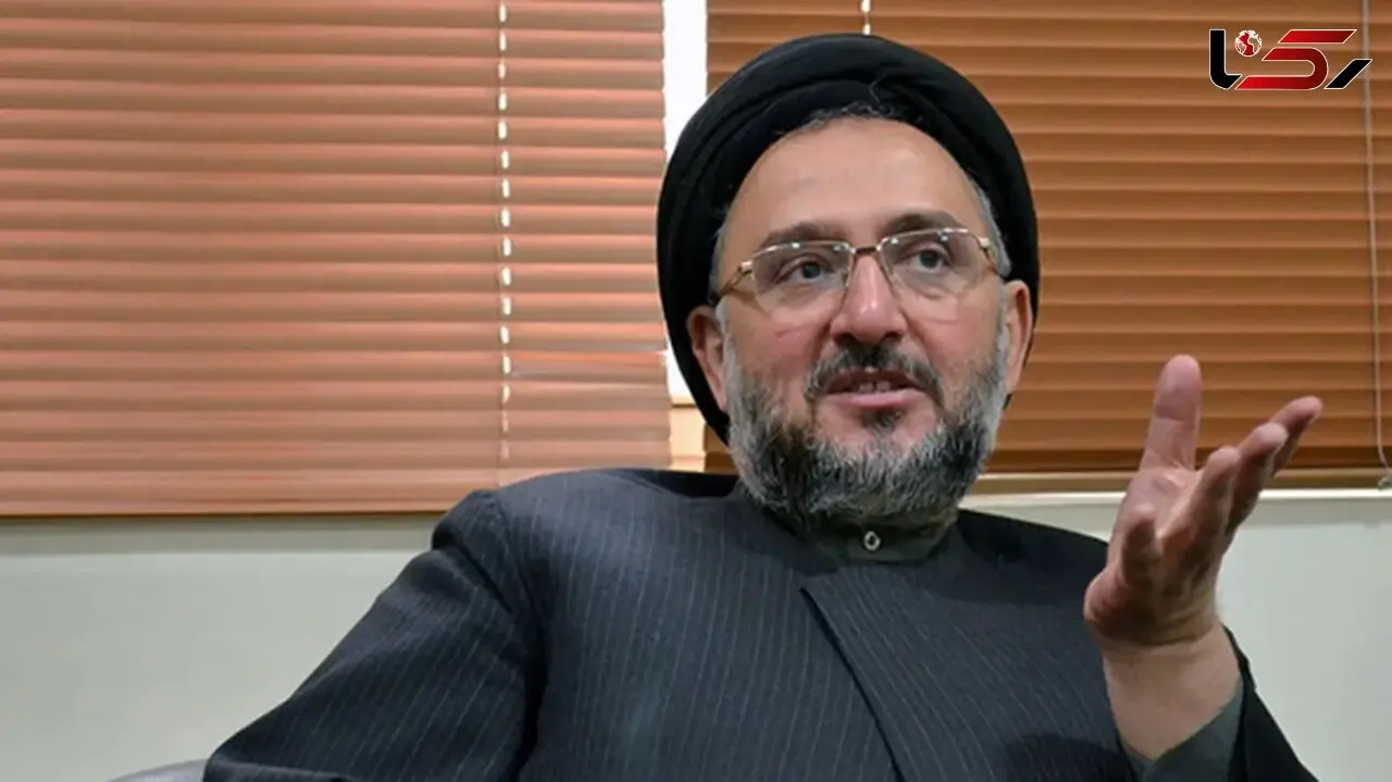 ابطحی: لاریجانی تندروی های ایران سوز را مهار کند!