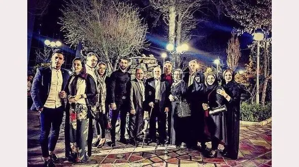 7 عضو این خانواده‌ تهرانی  کرونایی هستند / خانواده 20 نفره است + عکس دسته جمعی