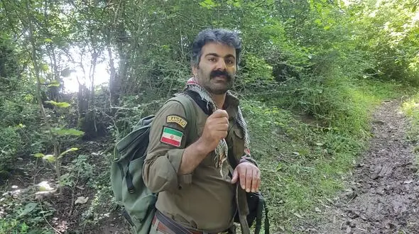 این مرد ایرانی با حیوانات حرف می زند ! + فیلم قدم زدن با محیط بان در جنگل های هیرکانی 