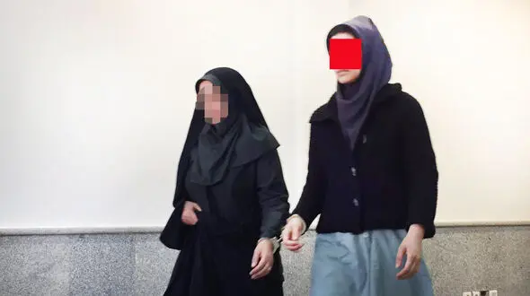رفتار و حرکات عجیب خدیجه هنگام بازجویی به خاطر قتل شوهر و فرزندانش در بازپرسی+عکس