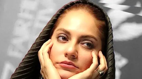 لباس نامتعارف  مهناز افشار در کنار خیابان ! / هر روز بدتر از دیروز !