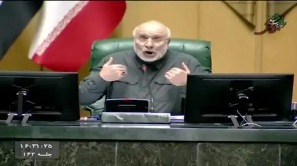 قالیباف: مشکل آلودگی هوا با اقدامات مقطعی و کوتاه مدت حل نمی‌شود