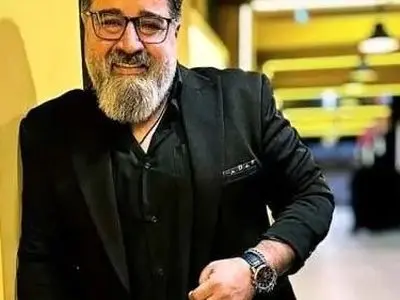 آواز قدیمی؛ خواننده ها زدن تو کار خوندن آهنگای اونور آبی یغمایی عجیب قشنگ اجرا کرد / دیسکاور