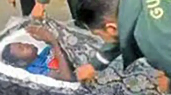 راز پنهان شدن 2 مرد داخل تشک خوش خواب چه بود؟