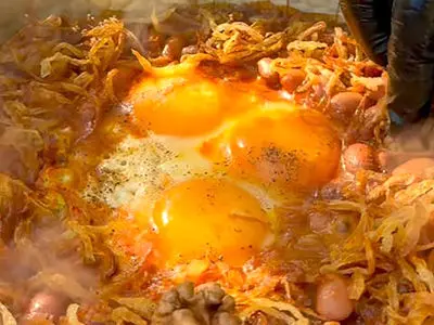 طرز تهیه نیمرو با لوبیا چیتی / فیلم