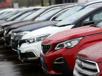 افزایش عجیب قیمت خودرو / دنا 3 میلیاردی شد + جدول قیمت خودروهای ایران خودرو وسایپا