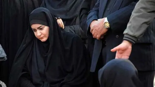 خانه ابدی ساده و گلباران شده پدر نعیمه نظام دوست / روحش شاد و یادش گرامی