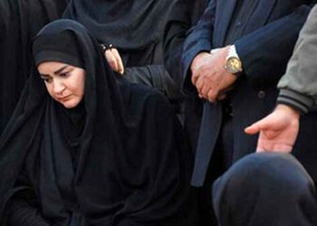 خانه ابدی ساده و گلباران شده پدر نعیمه نظام دوست / روحش شاد و یادش گرامی