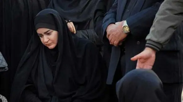 خانه ابدی ساده و گلباران شده پدر نعیمه نظام دوست / روحش شاد و یادش گرامی