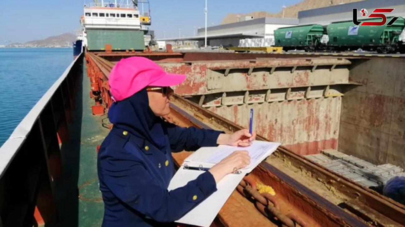 اولین زن دریانورد دریای خزر از مشکلات زنان دریانورد گفت: زنان اجازه تحصیل در دانشگاه های دریایی را ندارند