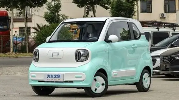 ماشین کوچک، قیمت بزرگ؛ کوچکترین خودرو جهان 400 میلیون قیمت خورد + عکس