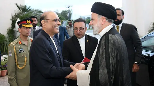 رئیسی: اشتراکات فرهنگی و مذهبی میان دو ملت ایران و پاکستان موجب تحیکم پیوندها و زمینه‌ساز تعمیق روابط دو کشور است/  آصف علی زرداری : اراده مسئولان پاکستان گشودن فصل جدیدی از روابط با جمهوری اسلامی ایران است 