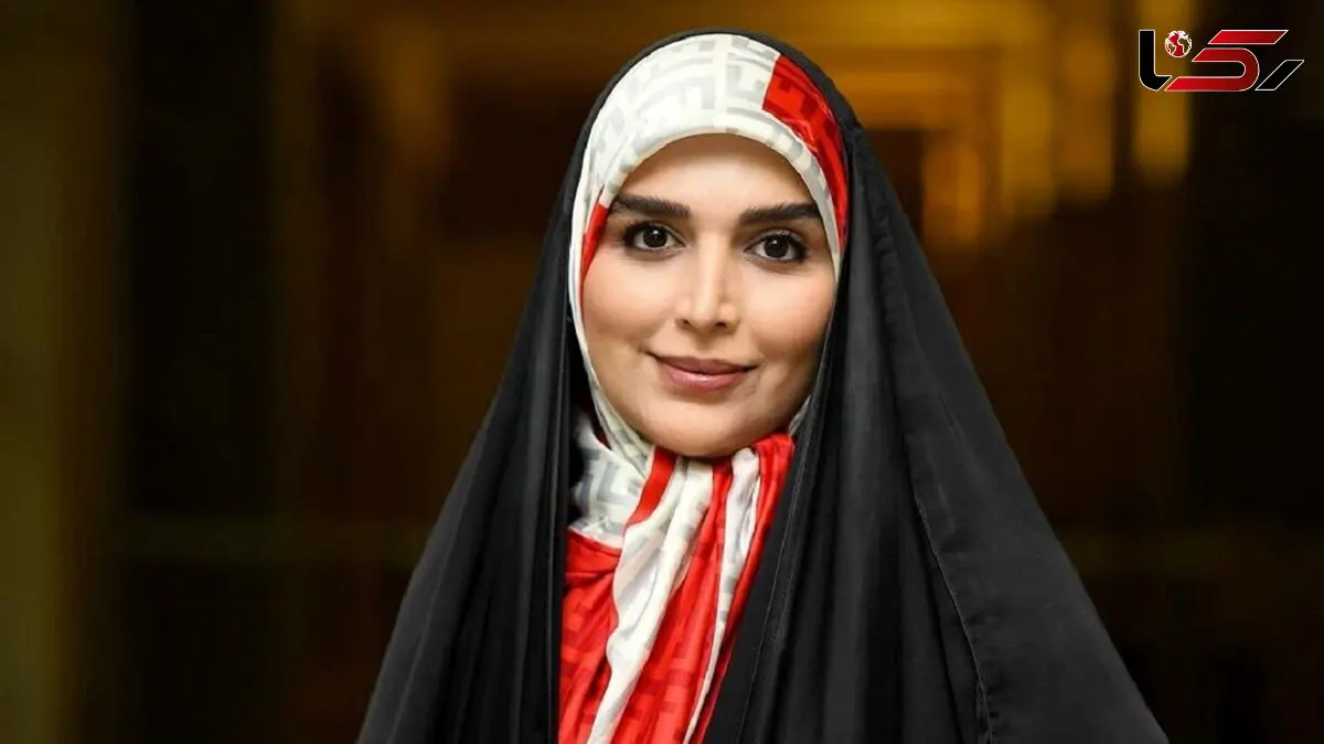 استایل متفاوت مژده لواسانی در روی دیوار چین ! / چینی ها هم با حیرت نگاهش می کنند !