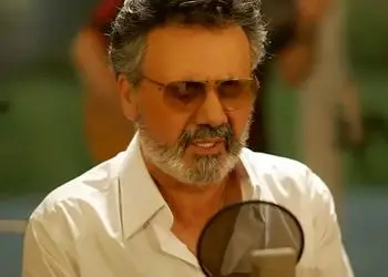 دانلود آهنگ معین به نام وقتی چشات بارونیه / برای گریه کردنم بهانه میکنم تو رو + متن