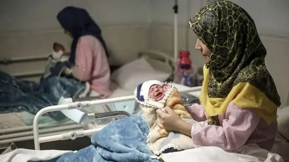 27 سال، میانگین سن مادران در اولین فرزندآوری