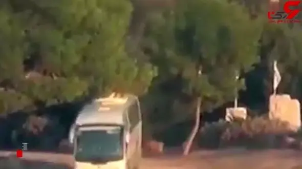 لحظه اصابت دقیق موشک  به اتوبوس ارتش رژیم صهیونیستی + فیلم جالب