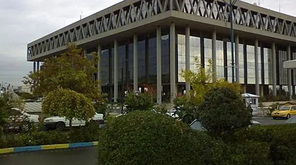 پخش مکرر نماز جماعت یکی از کاندیداهای ریاست‌جمهوری از تلویزیون