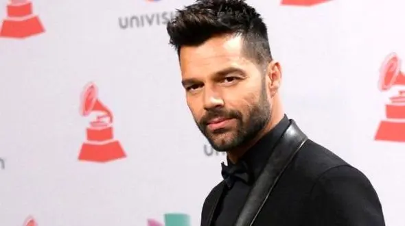 خواننده مشهور جهان عکس سردار سلیمانی را استوری کرد+ تصویر