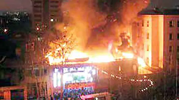 روند 14 ساله آتش سوزی مرگبار مسجد ارگ / هنوز نتیجه مشخص نیست!