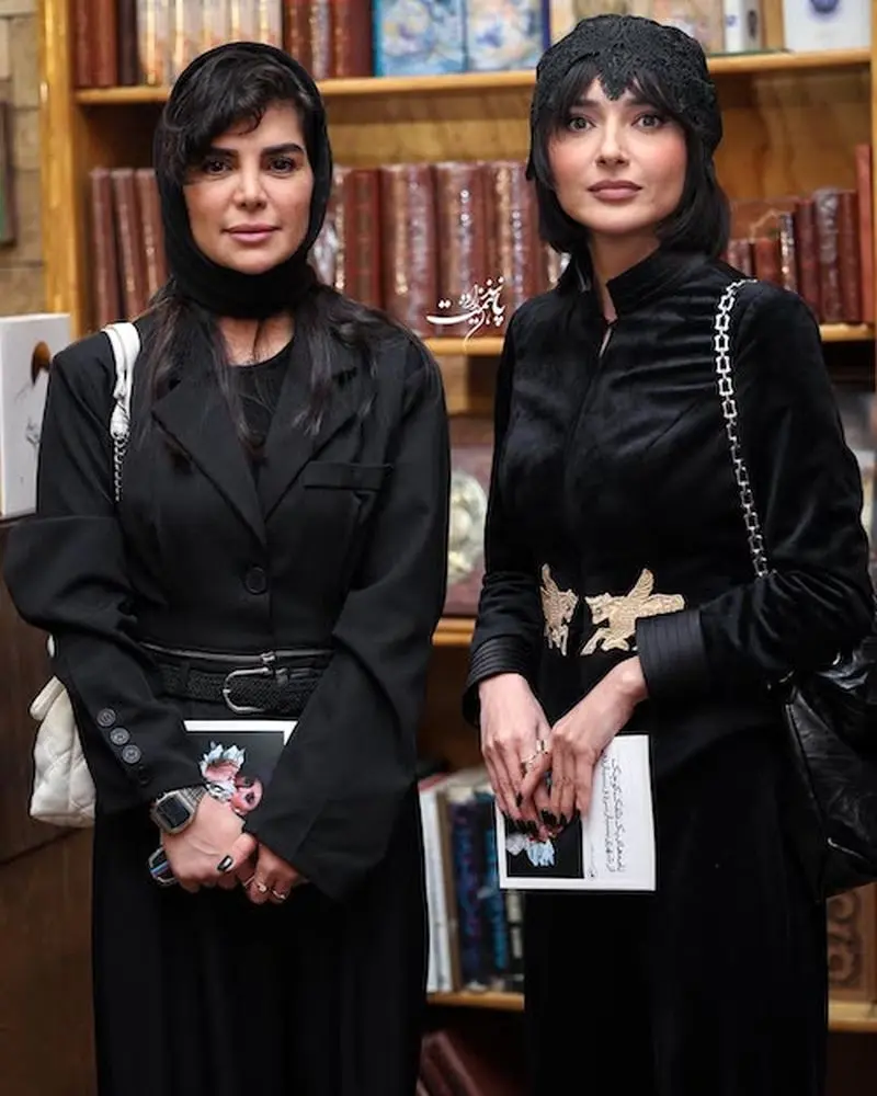 کت مخمل نورا محقق