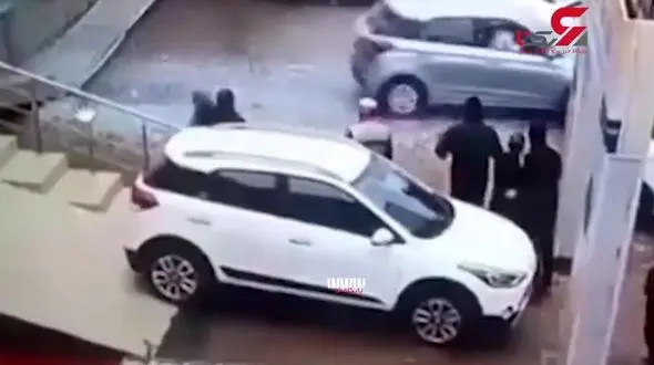 سرنوشت عجیب دختر جوان در نمایشگاه خودرو+ تصویر