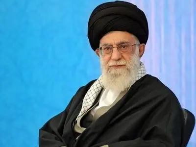 فیلم / موسیقی و آهنگی که رهبری انقلاب را در این اتاق نگه داشت / بازدید 10 دقیقه ای رهبری به 50 دقیقه ختم شد +ویدیو