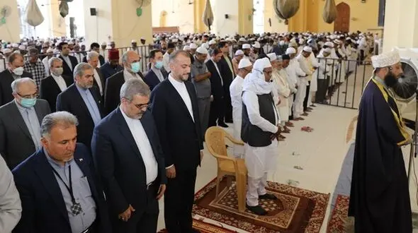 امیرعبداللهیان در نماز جمعه حیدرآباد +عکس