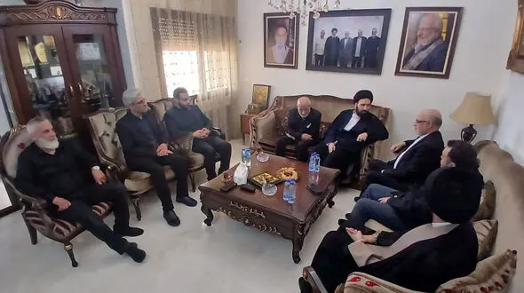 دیدار نوه امام راحل(ره) با خانواده شهید نصرالله در بیروت