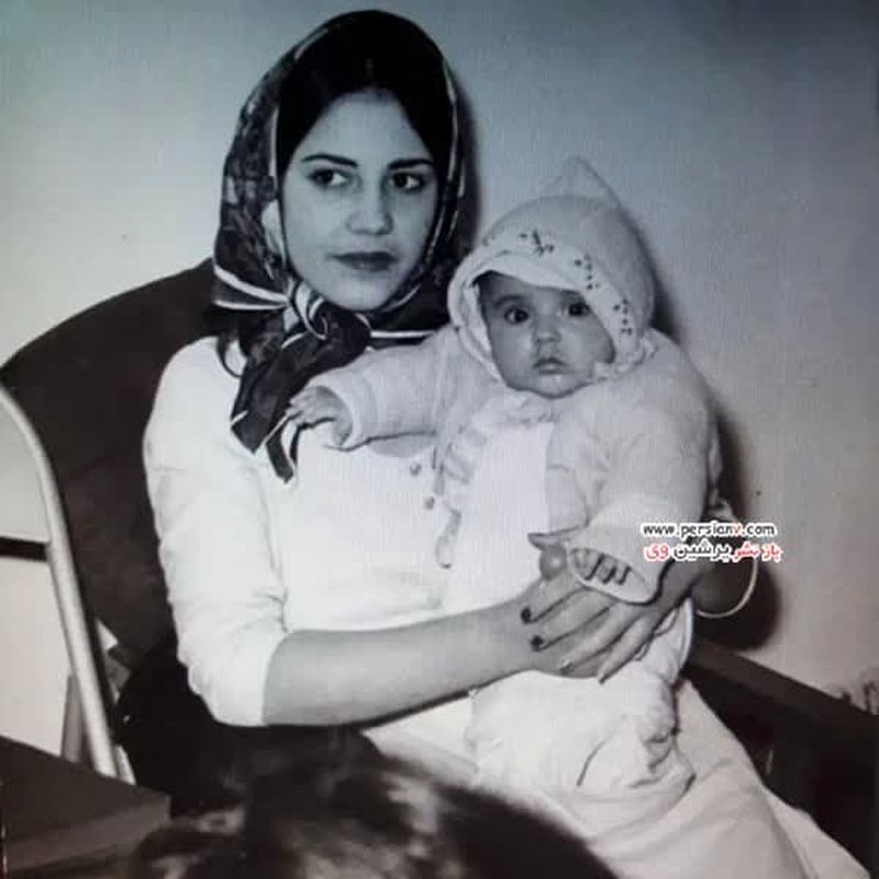 شیرین بینا و مادرش