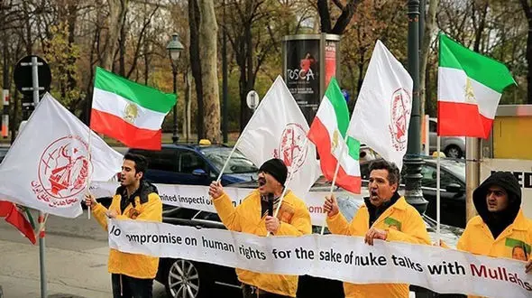 منافقین تجمع قدردانی مقابل پارلمان کانادا برگزار می‌کنند!