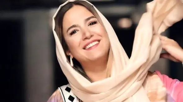 خانم ستاره پسیانی هستند، همیشه محجوب، همیشه زیبا