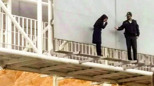 پلیس راهور مانع خودکشی دختر جوان در لحظات آخر شد