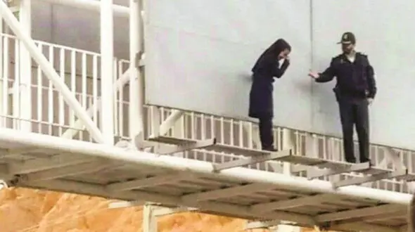 پلیس راهور مانع خودکشی دختر جوان در لحظات آخر شد
