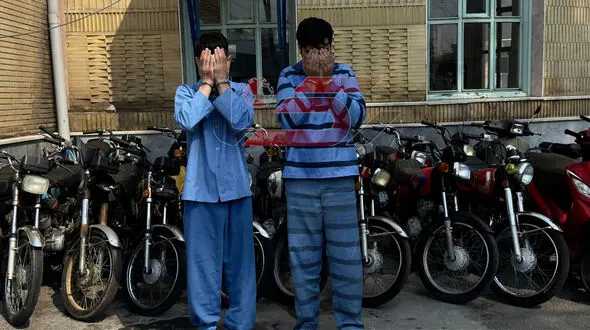 فیلم گفتگو با دزد تک روی تهران بعد از بازداشت ! / شگردش برای فروش چه بود ؟!
