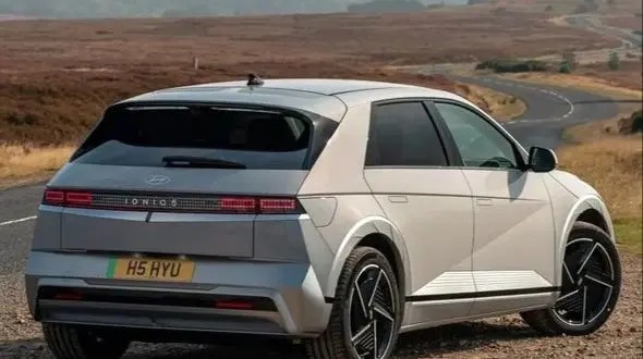 شاسی‌ بلند جدید کره‌ای؛ رقیب قدرتمند پورشه در نبرد لوکس‌ ها