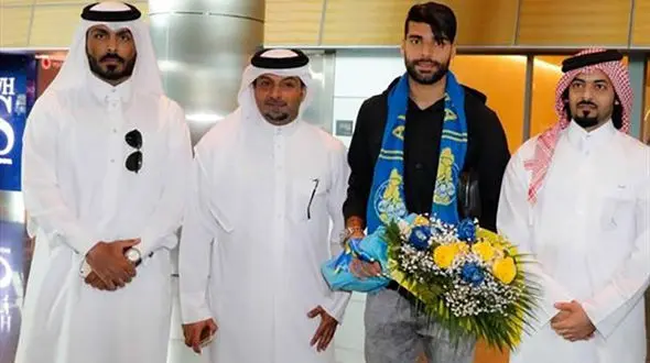 طارمی تحت فشار قرارداد بست!