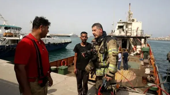 عکس های آتش سوزی در کشتی تفریحی کیش/ علت اعلام شد