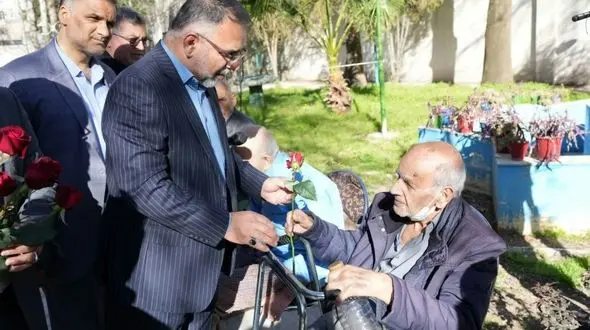 دیدار نوروزی استاندار لرستان با سالمندان و کودکان پرورشگاهی خرم‌آباد 