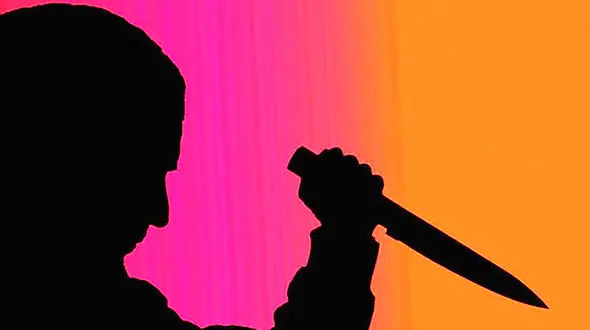 قتل  خونین مرد کارتن‌خواب در میدان بهارستان تهران / قاتل هم زخمی شد 